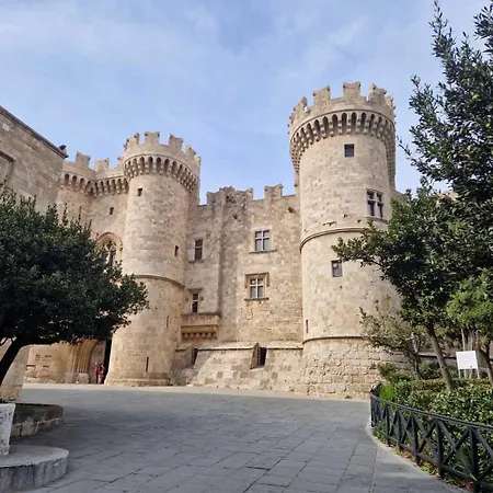 V&g Cozy Home, Pilona Village Holiday home