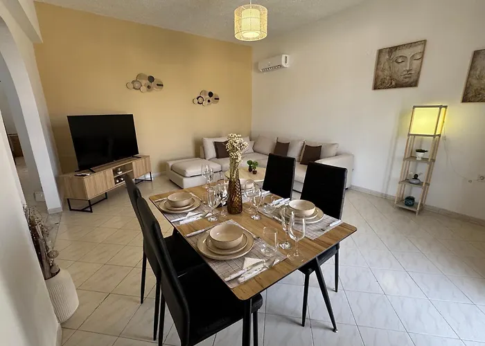 V&g Cozy Home, Pilona Village Holiday home *