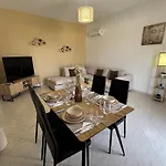 V&g Cozy Near Lindos, Spacious 2br Ferienhaus *