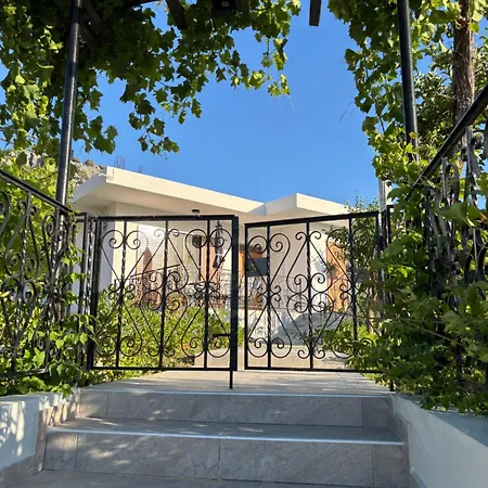 V&g Cozy Near Lindos, Spacious 2br Ferienhaus *
