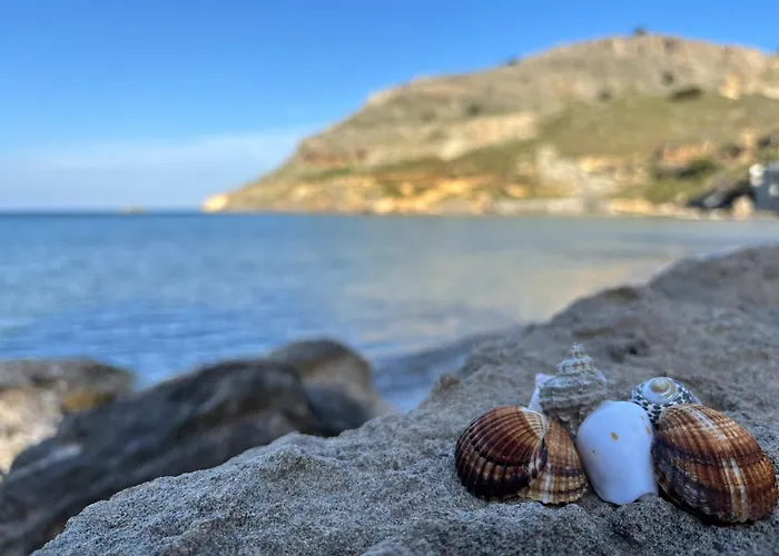 V&g Cozy Home, Pilona Village بيت للعطل